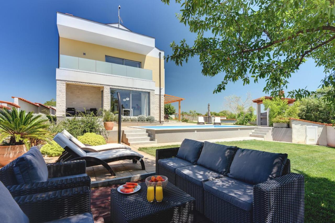 Villa White Barbariga Luaran gambar
