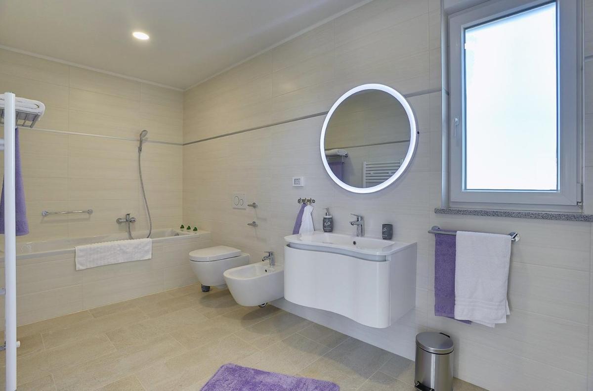 Villa White Barbariga Luaran gambar