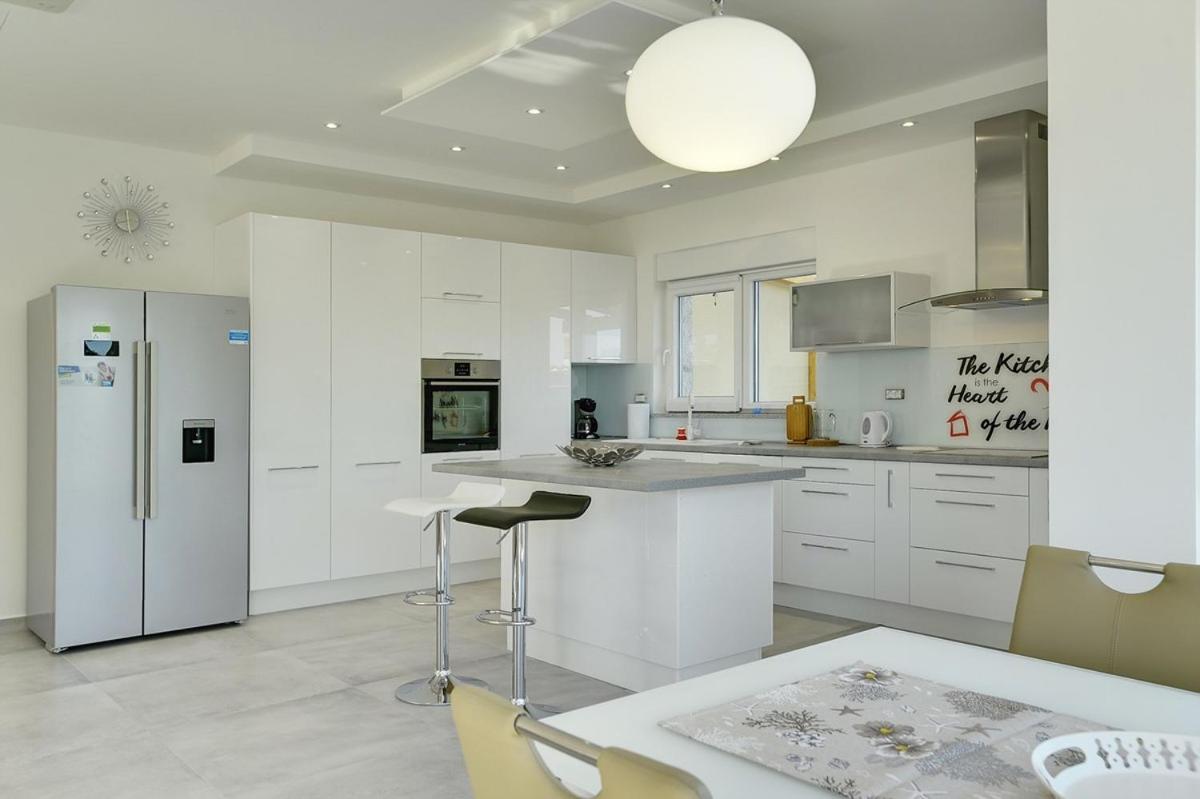 Villa White Barbariga Luaran gambar